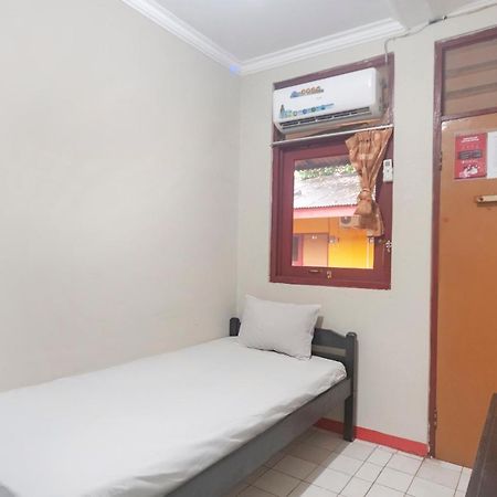 Hotel Oyo Life 3034 Taman Melati à Depok Extérieur photo