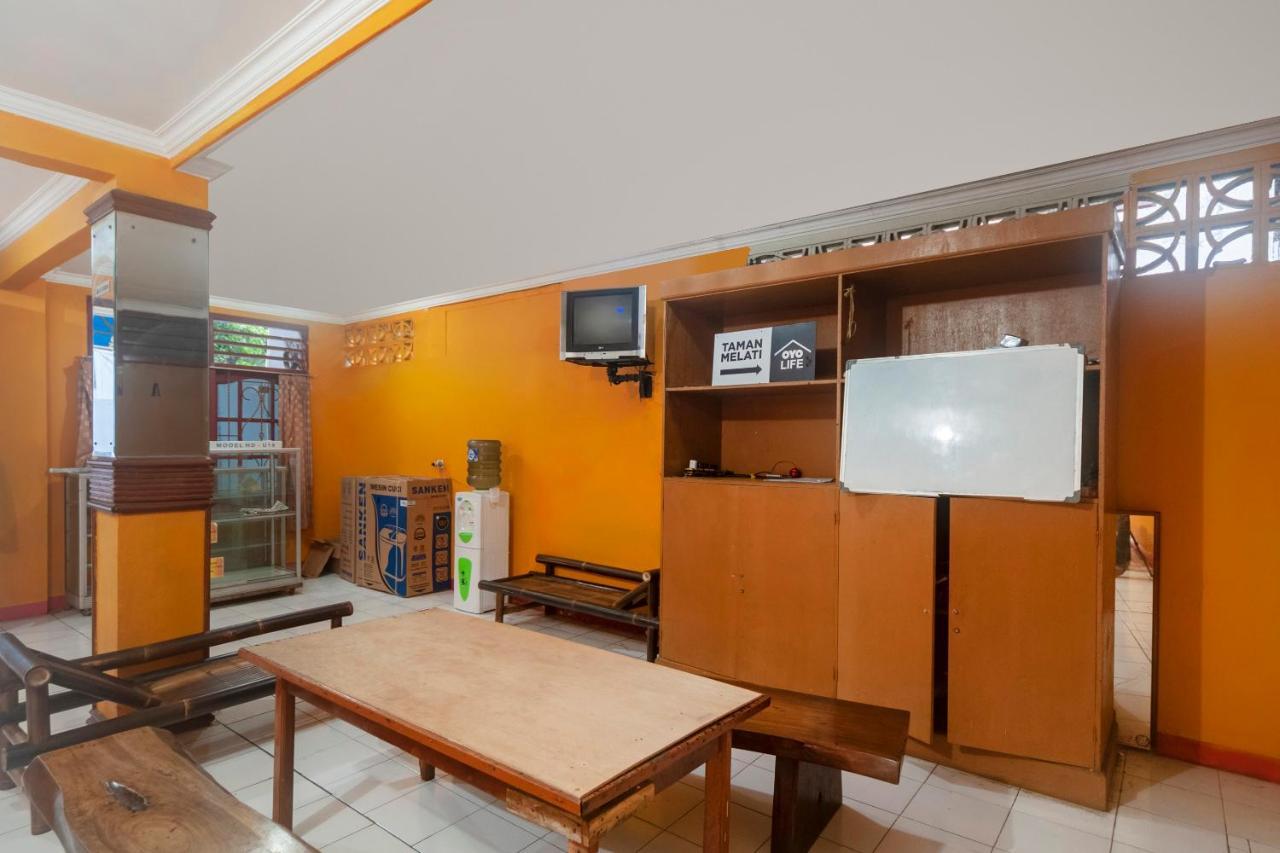 Hotel Oyo Life 3034 Taman Melati à Depok Extérieur photo