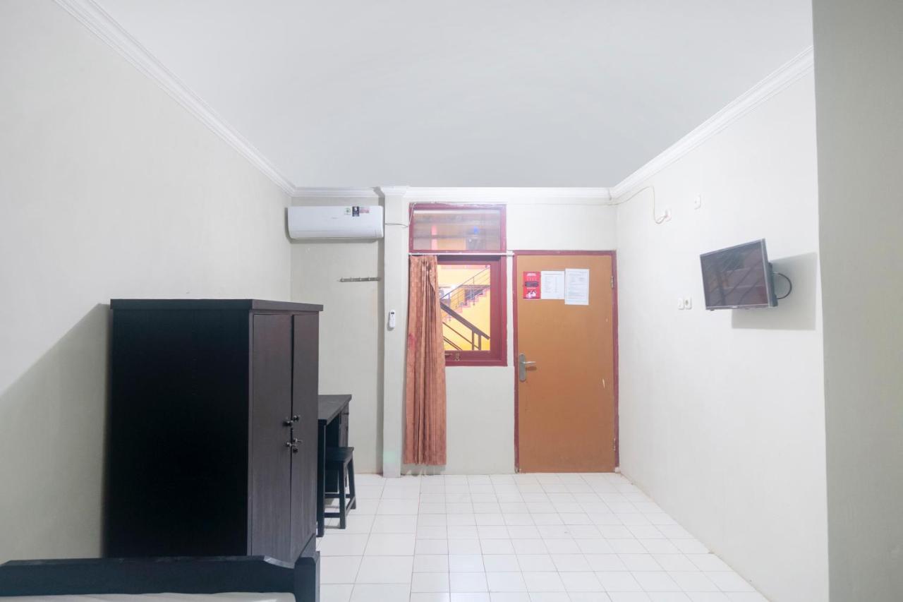 Hotel Oyo Life 3034 Taman Melati à Depok Extérieur photo