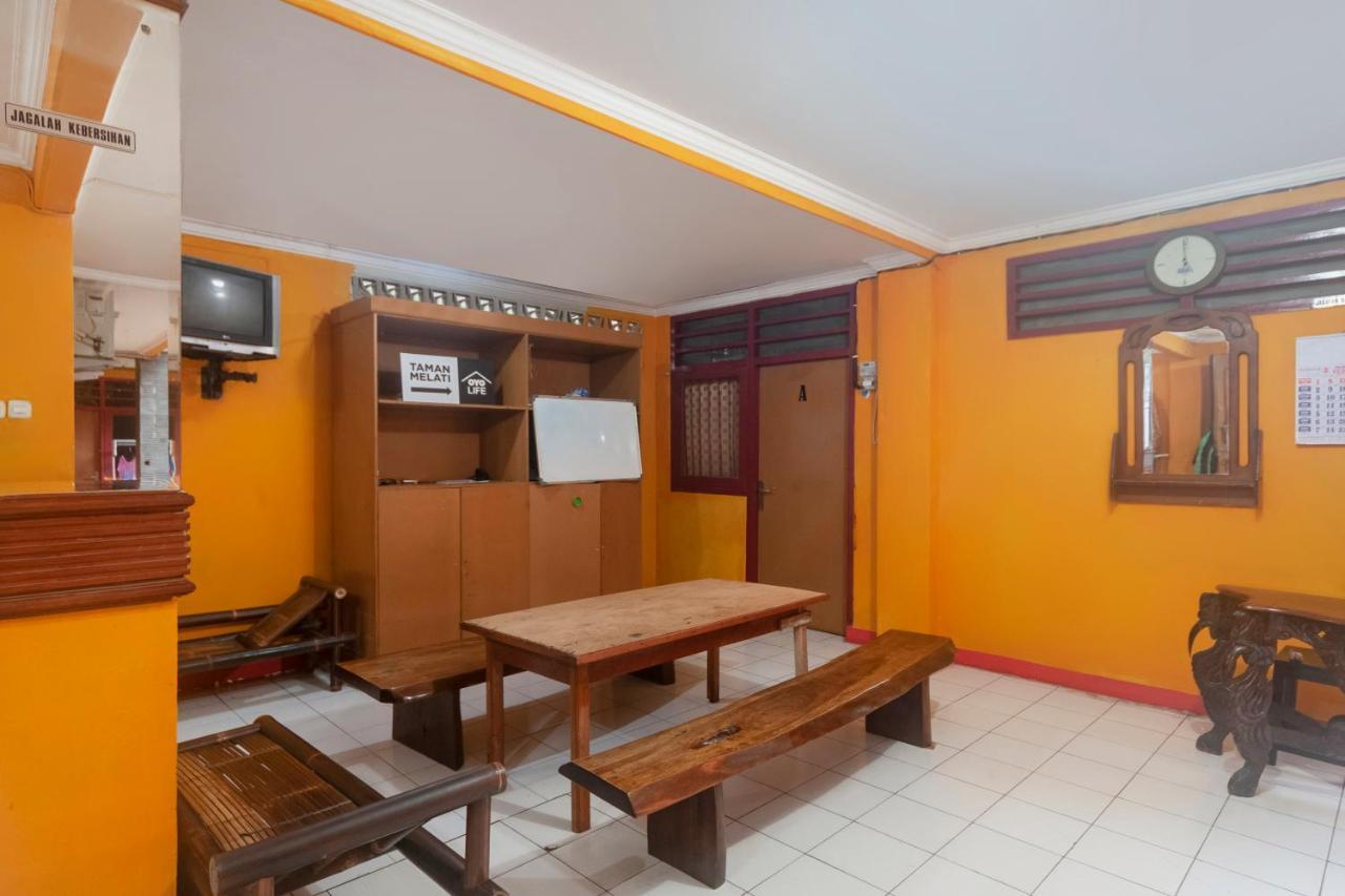 Hotel Oyo Life 3034 Taman Melati à Depok Extérieur photo