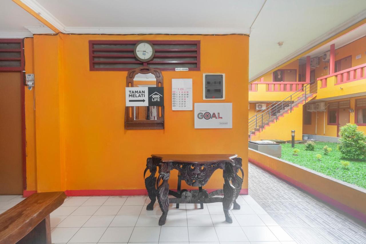 Hotel Oyo Life 3034 Taman Melati à Depok Extérieur photo
