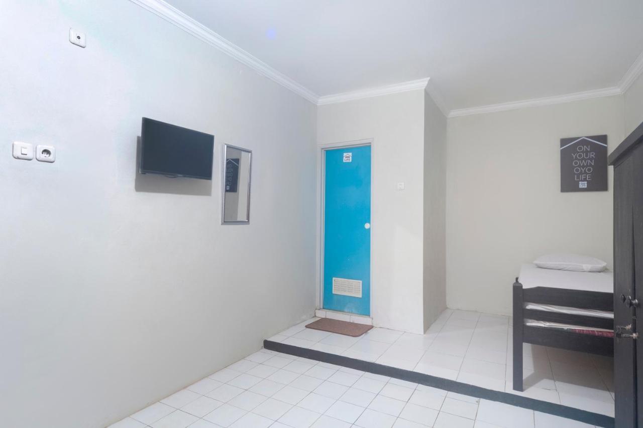 Hotel Oyo Life 3034 Taman Melati à Depok Extérieur photo
