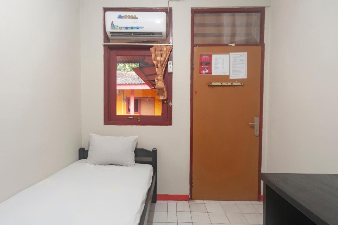 Hotel Oyo Life 3034 Taman Melati à Depok Extérieur photo
