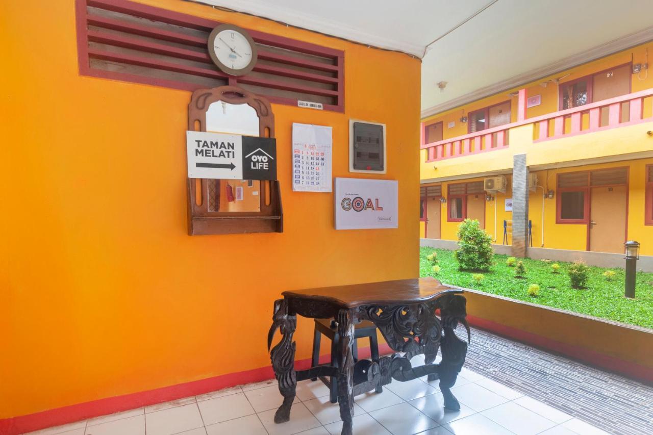 Hotel Oyo Life 3034 Taman Melati à Depok Extérieur photo